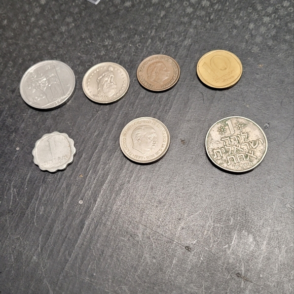 Lot of seven collectable coins - Picture 2 of 4